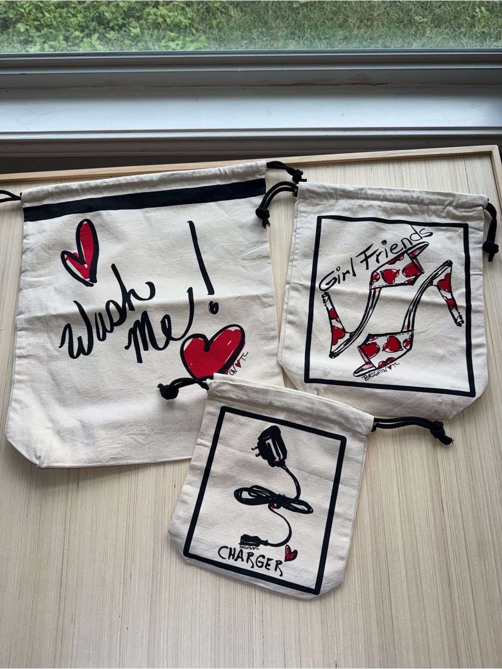 Brighton Cream Canvas Drawstring Pouch Set with Red Heart Accents